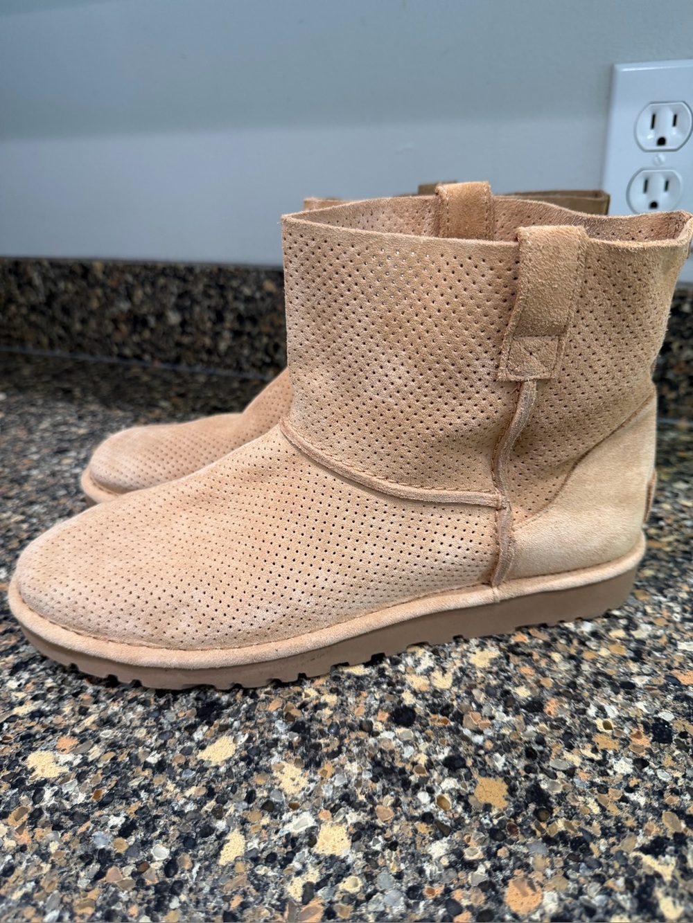 Ugg classic mini size 10 Suede Ankle Boots in Light Tan